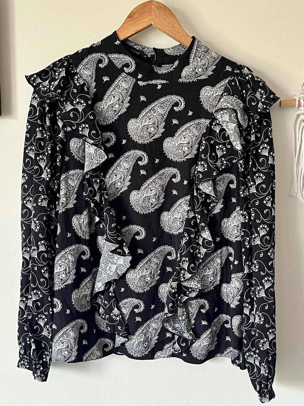 Ted Baker Black and White Paisley Ruffle Long Sleeve Blouse- Size 4